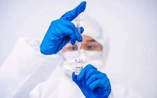 疫苗接种费用由医保基金和财政共同负担，个人不负担费用